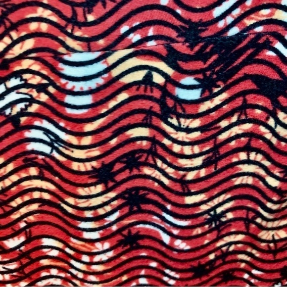 LuLaRoe Leggings OS One Size Tropical Red Orange White Black Waves Spandex - Picture 4 of 10